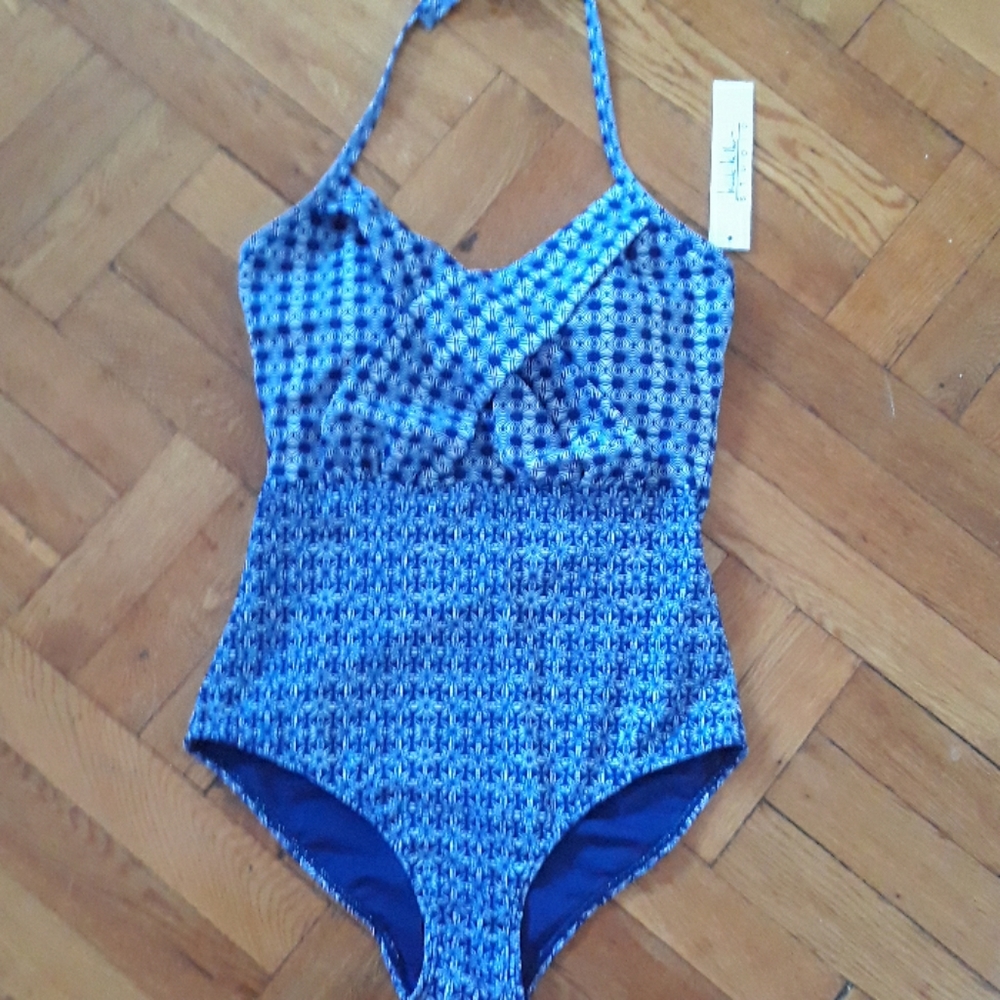 Swim suit